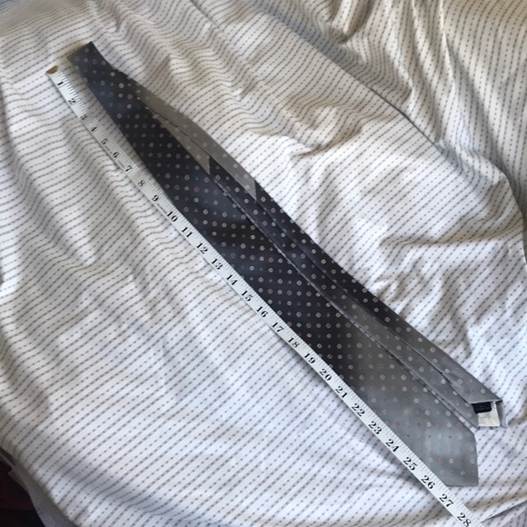 ๐ 10/$10 ๐ Gray Tie with flowers 3โ THE SOVEREIGN Tailored by BARRY - Picture 13 of 14